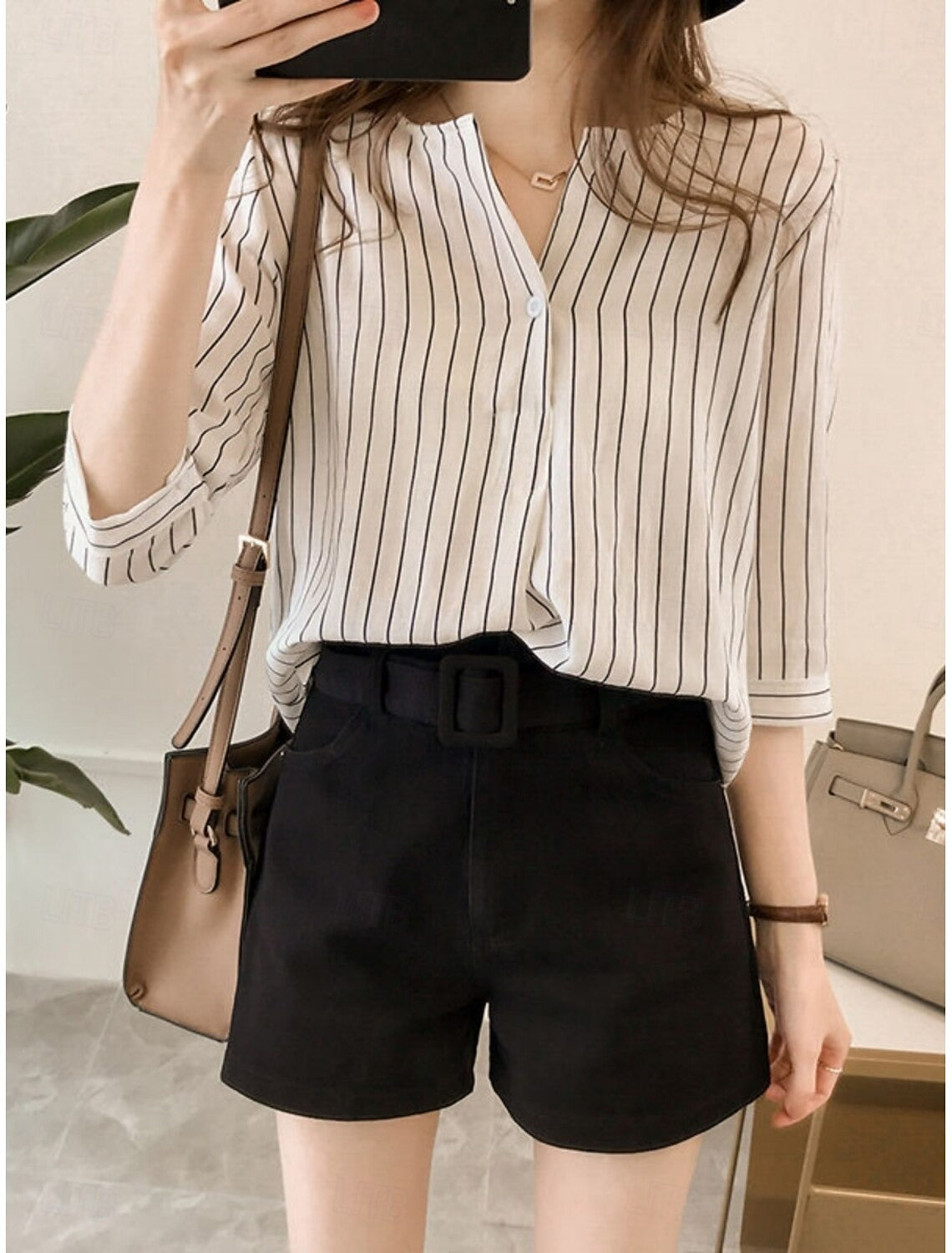 LARÉSSA – WOMEN’S STRIPED V-NECK 3/4 SLEEVE BLOUSE