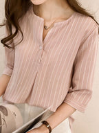 LARÉSSA – WOMEN’S STRIPED V-NECK 3/4 SLEEVE BLOUSE